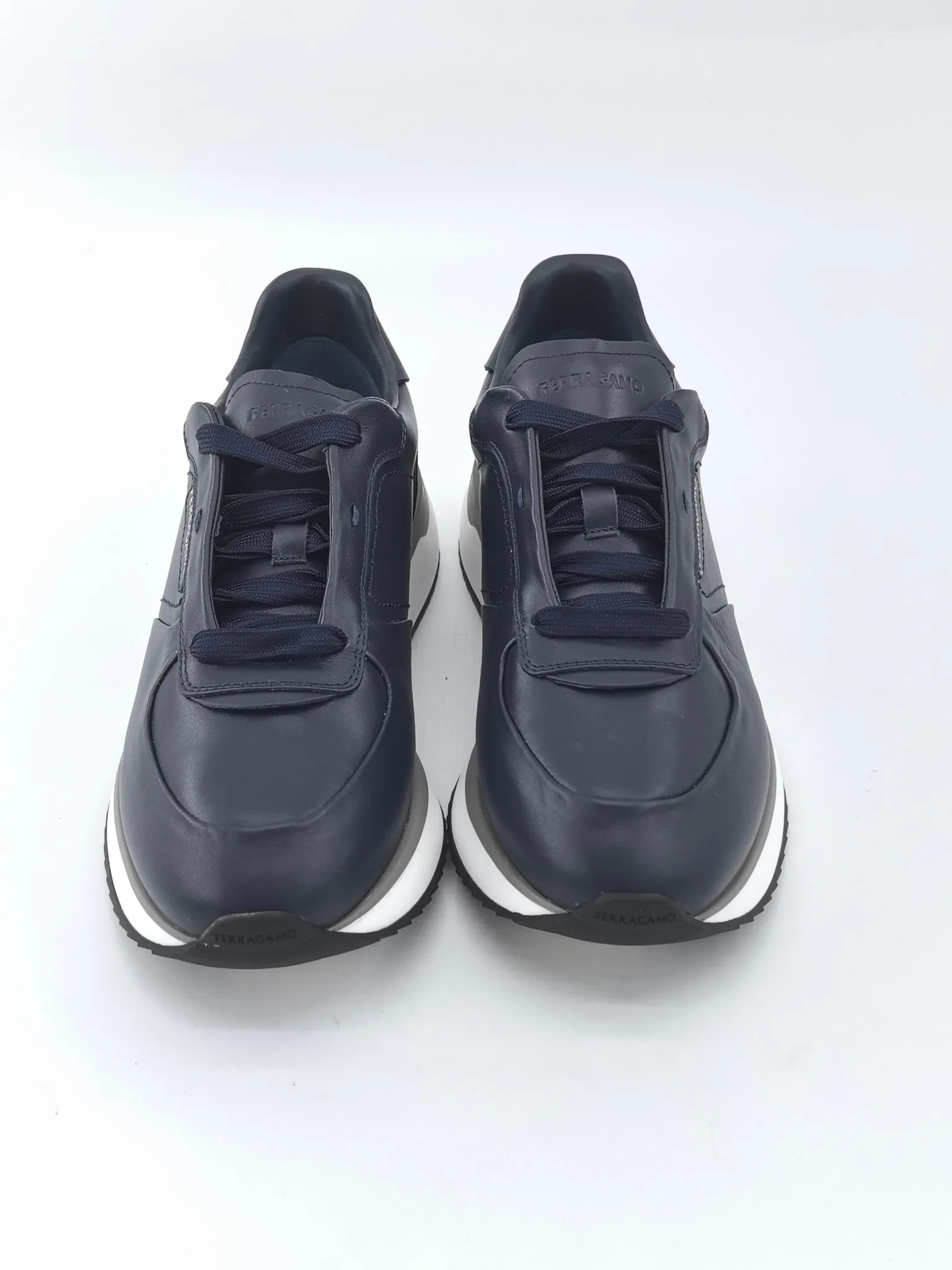 [Ferragam] Top P: 780💰 ▪️Size: 39-44 (38.45 custom-made) FERRAGAMO Ferragam 🔍Top purchasing agent 🇮🇹 Ferragam Street-charming casual shoe series, the counter sells the original configuration simultaneously, Italian imported cowhide fabric, high-quality splicing technology, imported water-dyed cow lining , soles: original foam outsole specially provided by the original factory, original factory follow-up goods, 🔍 high quality, can be entered and exited the counter at will, welcome to compare and synchronize with the counter.